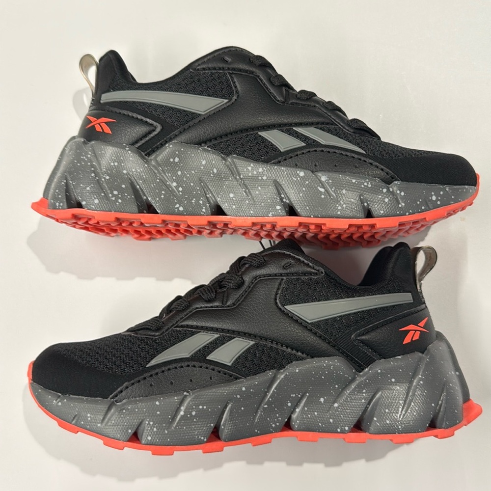 BRAND NEW - Reebok Kids Zig